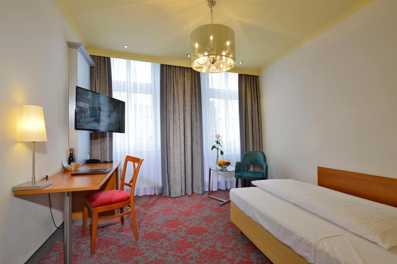 Celler Hof Hotel Exterior photo