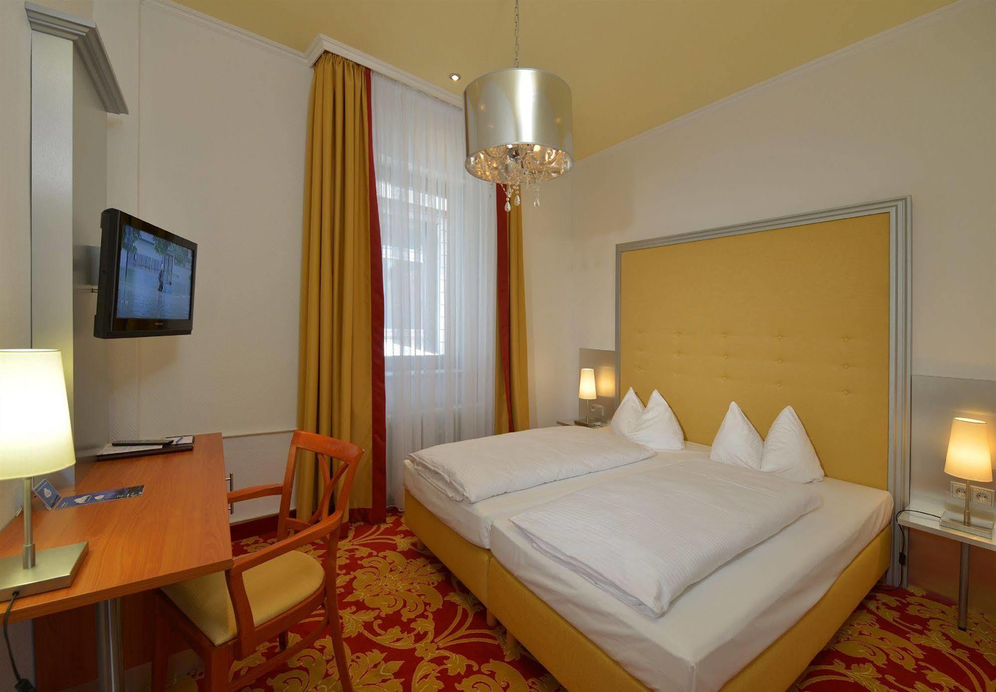 Celler Hof Hotel Exterior photo